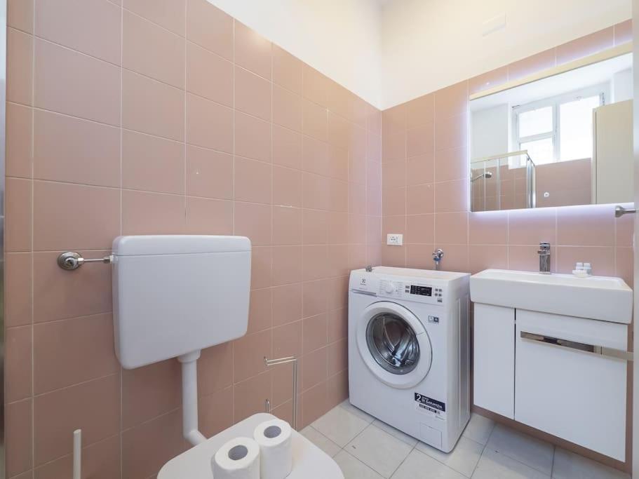 Youhosty - Accademia 53 Quinto Apartment Милано Екстериор снимка