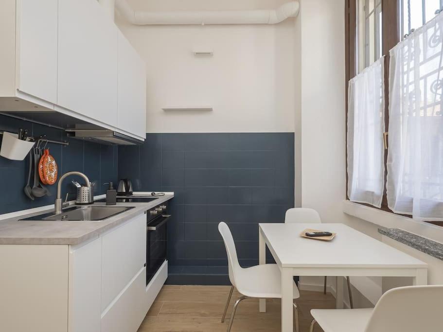 Youhosty - Accademia 53 Quinto Apartment Милано Екстериор снимка